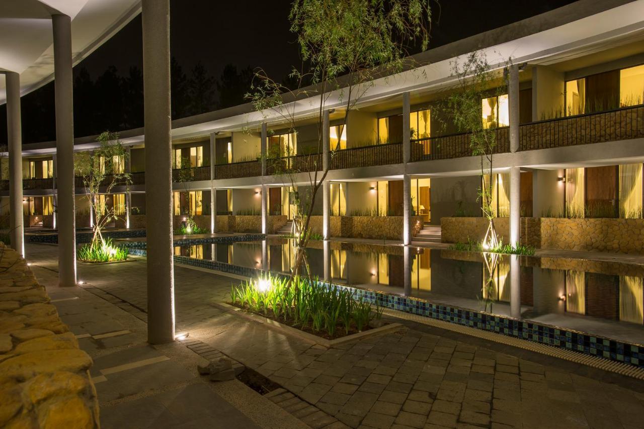 Hotel Neo+ Green Savana Sentul City Bogor Luaran gambar