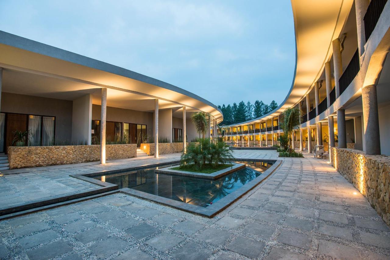 Hotel Neo+ Green Savana Sentul City Bogor Luaran gambar