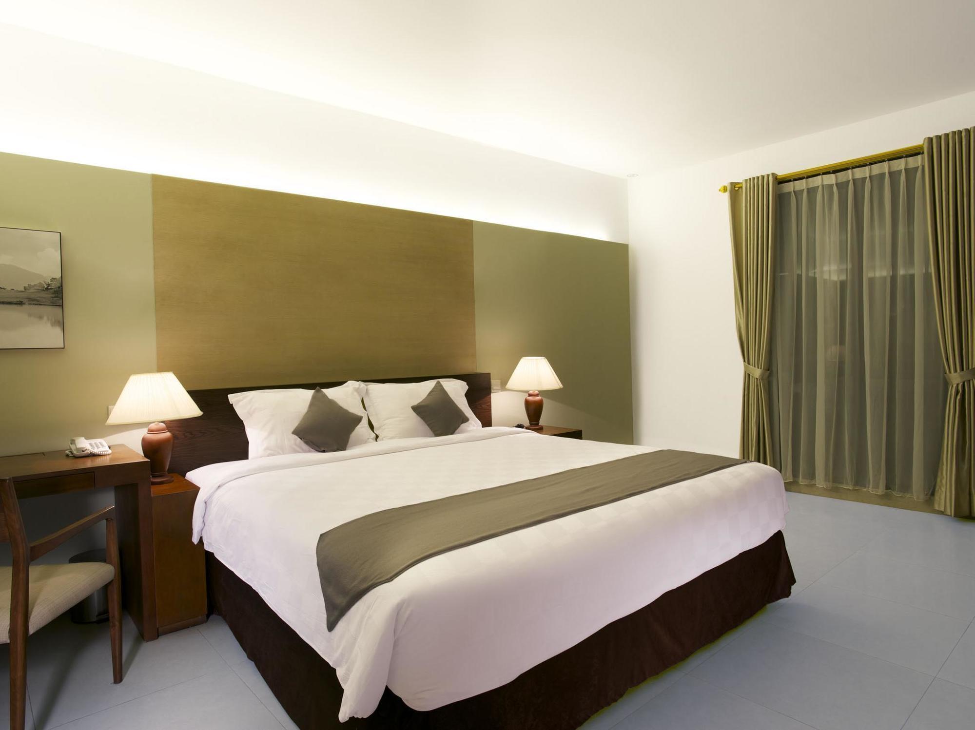 Hotel Neo+ Green Savana Sentul City Bogor Luaran gambar